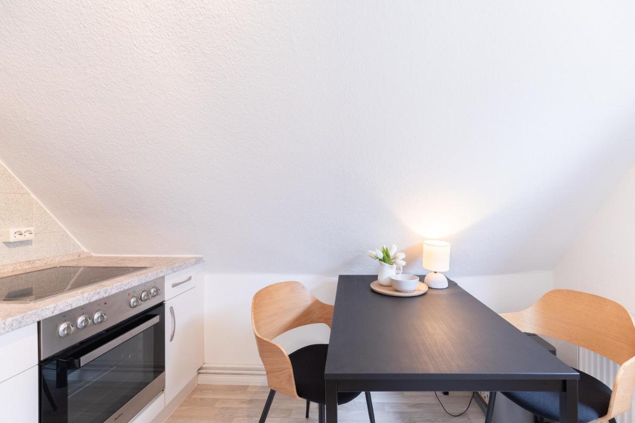 Tante Tine Apartment ฮูซุม ภายนอก รูปภาพ